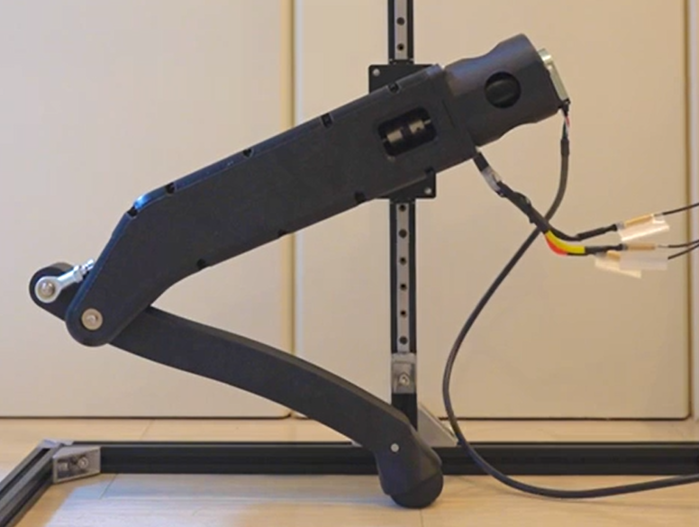 CoRE出場に向けて開発している4脚ロボット