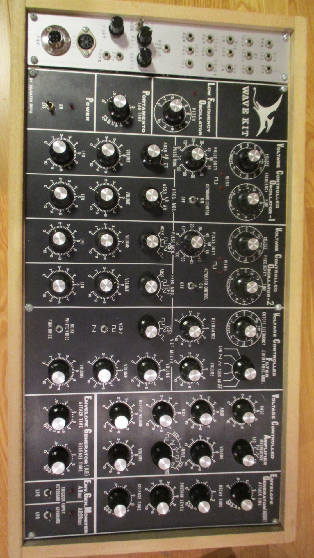 1970年代に販売されていたアナログシンセ　WAVE　KIT
